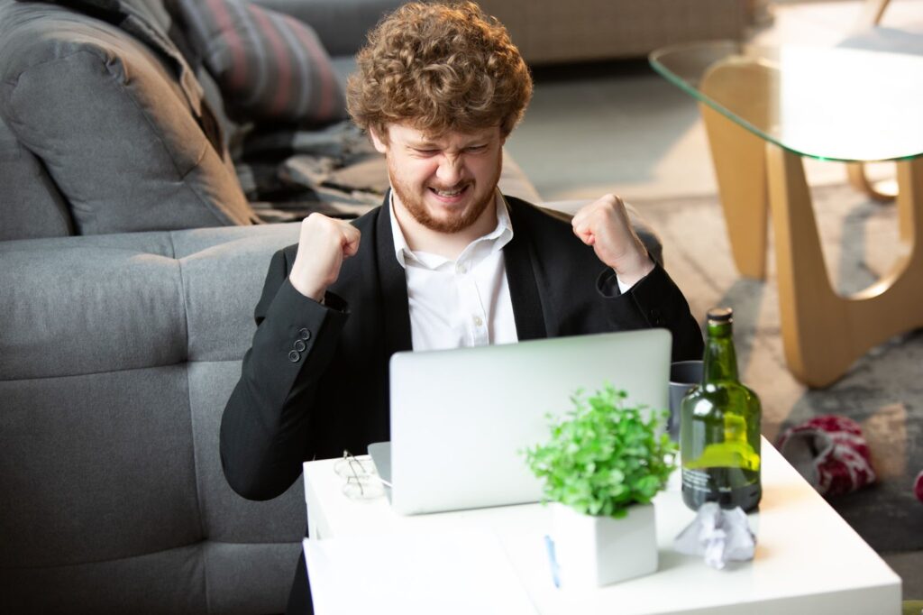 How to Buy a Profitable Website for Almost $100: The Flippa Profit Strategy Softlist.io